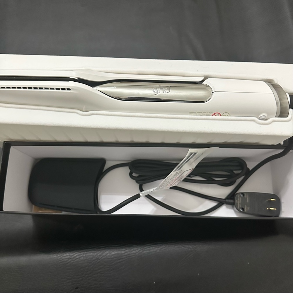 GHD Duet Style 2-in-1 Hot Air Styler - white